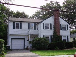138 Winchester St, Newton, MA 02461-2130
