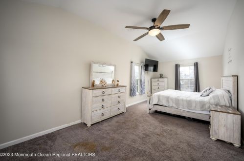 22 Bay Ave, Middletown NJ  07748-5711 exterior