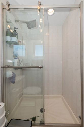 2422 76th Ct, Chicago IL 60707-2590 exterior