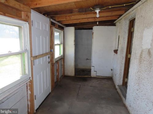 308 Howell Dr, New Castle DE 19720-2751 exterior