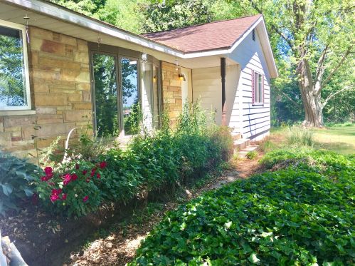 6421 119th Ave, Fennville, MI 49408-9450