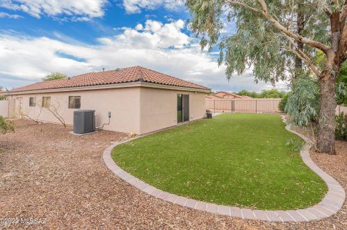 7498 Giachery Ave, Tucson AZ  85747-5613 exterior