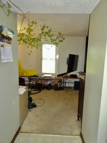 49 Chapel St, Torrington CT 06790-2910 exterior