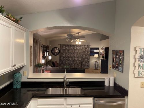 5633 42nd St, Phoenix AZ 85050-3377 exterior