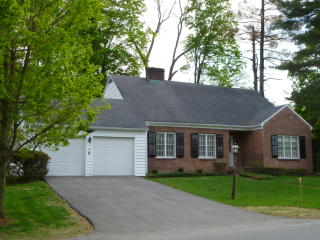 2 Alden Rd, Poughkeepsie, NY 12603-4002