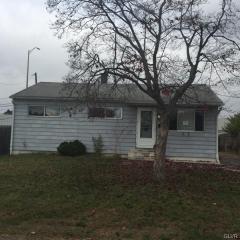 2078 Dogwood Ln, Bethlehem PA  18018-1110 exterior