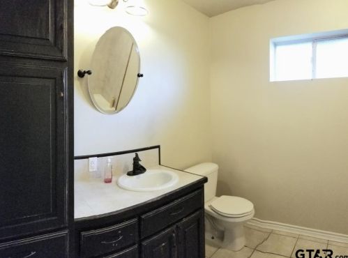 704 Cheryl St, Longview TX 75604-1044 exterior