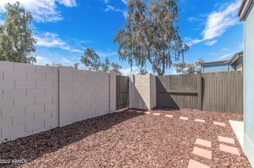 3645 69th Ave, Phoenix AZ  85033-4403 exterior