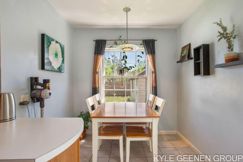 1114 Northlawn St, Grand Rapids MI 49505-3724 exterior