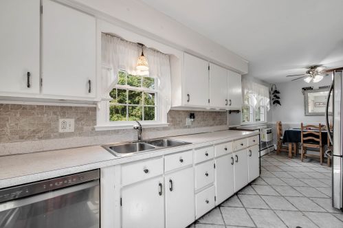 90 Dana Ln, Meriden CT 06451-5032 exterior