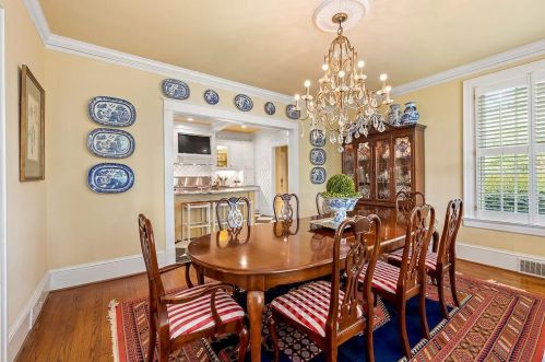 1647 Riverside Dr, Gainesville GA 30501-1837 exterior