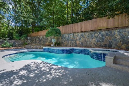 1685 Brandon Hall Dr, Atlanta GA 30350-3704 exterior