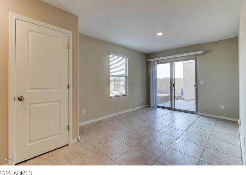 8242 Albeniz Pl, Phoenix AZ  85043 exterior