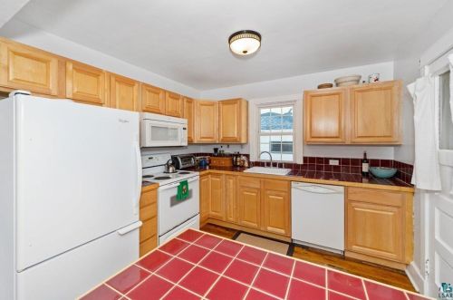 49 Cato Ave, Duluth MN 55808-1111 exterior