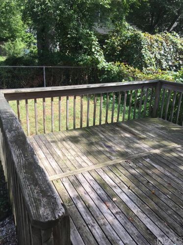 17 Jill Ct, Edison NJ  08817-5301 exterior