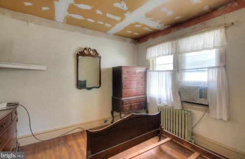 22 4 Ave, Runnemede NJ 08078-1302 exterior