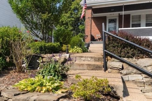 3016 Briscoe St, Pittsburgh, PA 15204-2206