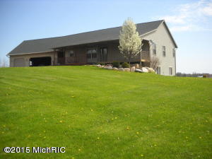 3605 6th St, Wayland, MI 49348-9423