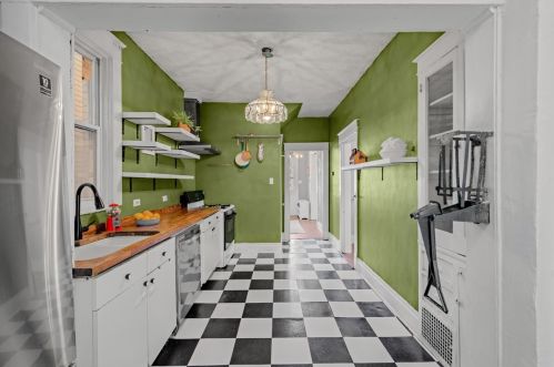 7706 Cannon St, Pittsburgh PA  15218-2109 exterior