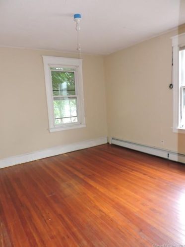 193 Bassett St, New Britain CT 06051-3421 exterior