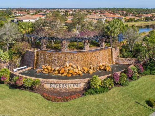 3225 Atlantic Cir, Naples FL 34119-8636 exterior