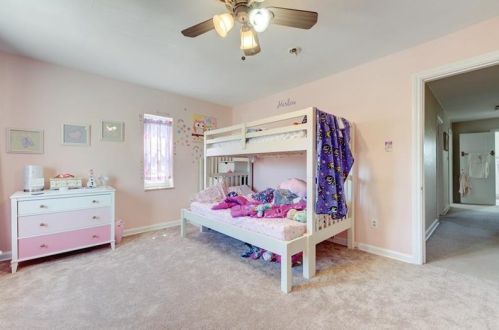 364 Questend Ave, Pittsburgh PA 15228-2462 exterior