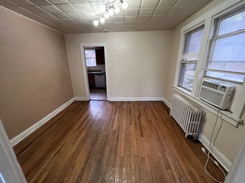 4323 Ludwick St, Pittsburgh PA  15217-3005 exterior