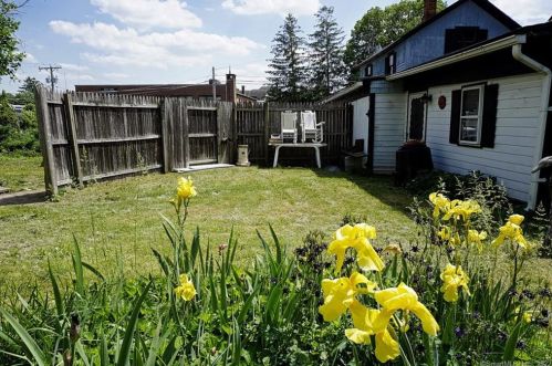 279 Main St, Torrington CT 06790-6946 exterior