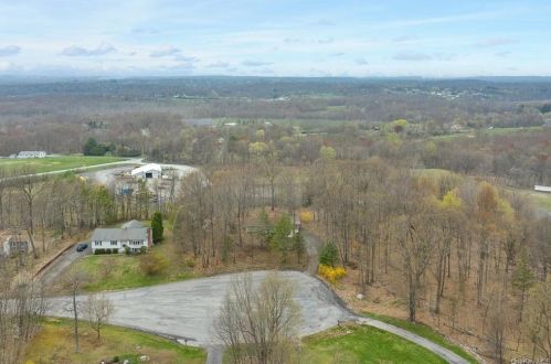 37 Emperor Ln, Montgomery NY  12549-1919 exterior