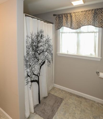 12 Ty Ln, Concord NH  03303-1049 exterior