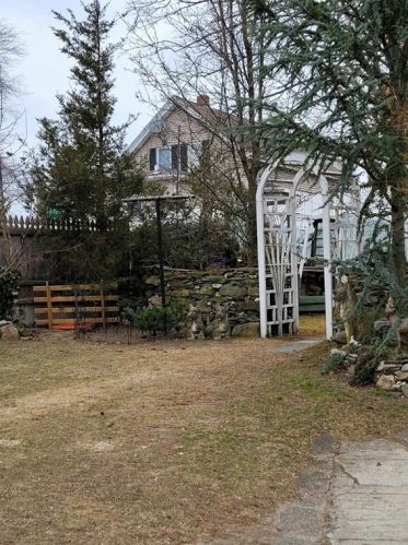 219 Greeley St, Providence RI 02904-1266 exterior