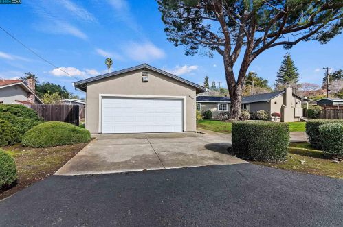3913 Joan Ave, Concord CA 94521-2542 exterior