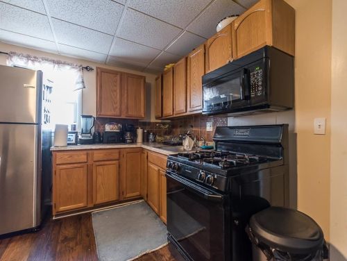 1266 Plainfield St, Providence RI 02909-4630 exterior