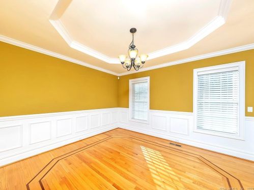 32 Harold Rd, Farmington CT 06032-3407 exterior