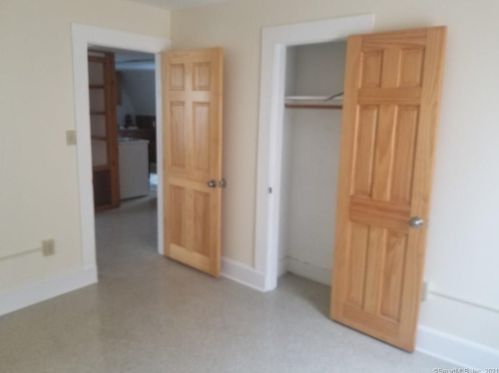 10 Lafayette St, Derby CT 06418-1706 exterior