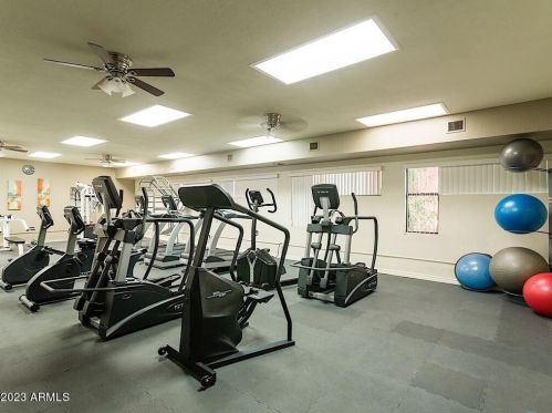 4303 Cactus Rd, Phoenix AZ 85032-7637 exterior