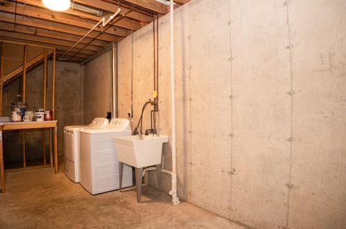 5806 Coddington Ln, Kalamazoo MI 49009-1791 exterior