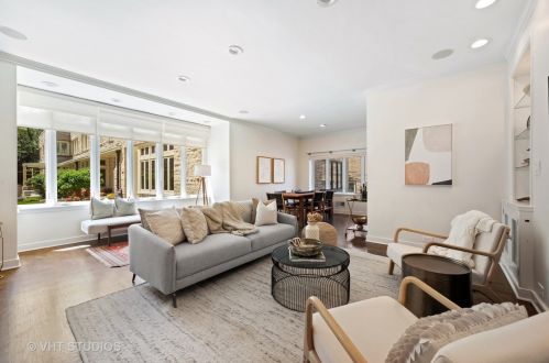 414 Wellington Ave, Chicago IL  60657-5804 exterior