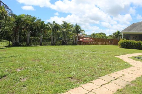 458 Camelotdr, Fort Pierce FL 34983-1763 exterior