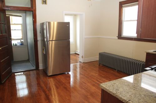 6938 Campbell Ave, Chicago IL 60645-4604 exterior