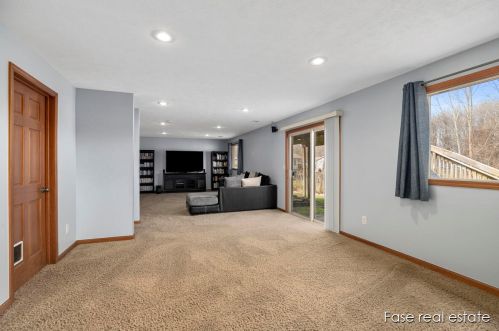 2155 Avalon Vw Dr, Cedar Springs MI 49319-7926 exterior