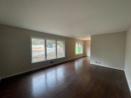 2433 Kingscliff Dr, Atlanta GA  30345-2140 exterior