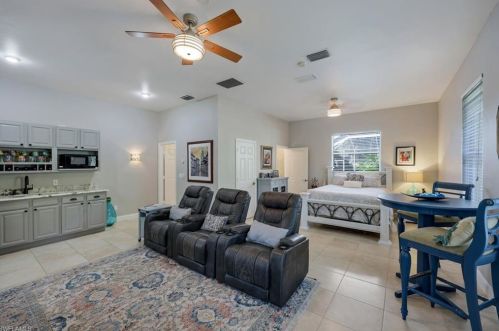 4581 7 Ave, Naples FL 34117-4154 exterior