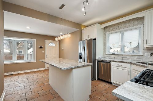 10730 Kedzie Ave, Chicago IL 60629-3532 exterior