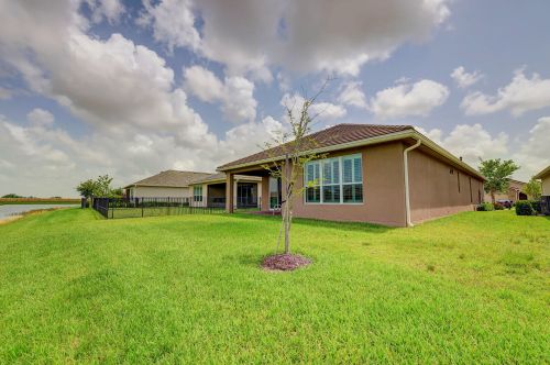 9516 Royal Poinciana Dr, Fort Pierce FL  34987-2506 exterior