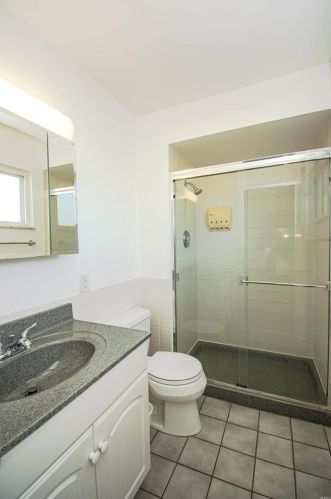 1242 Hyannis Dr, Saint Louis MO 63146-4639 exterior