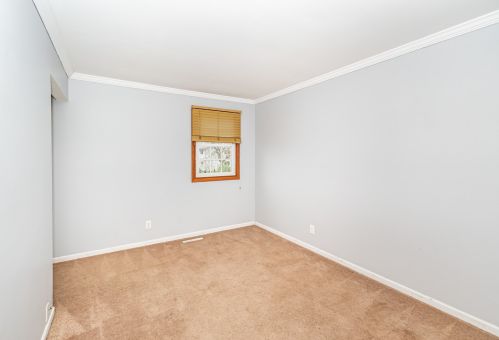 900 Bennington Dr, Bull Valley IL 60014-8875 exterior