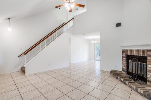 8417 Avocet Dr, Austin TX  78745-7527 exterior