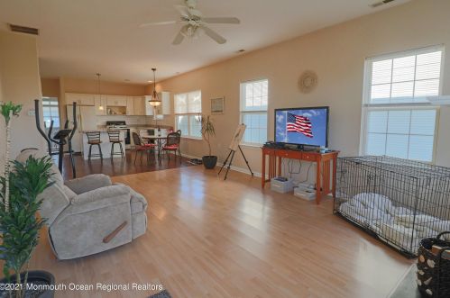 11 Arcadia Dr, Lakehurst NJ 08759-6161 exterior