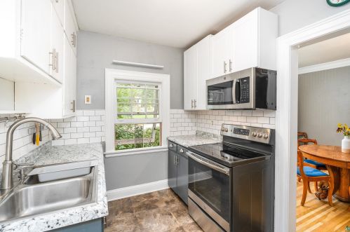 2802 Superior St, Duluth MN 55812-2345 exterior